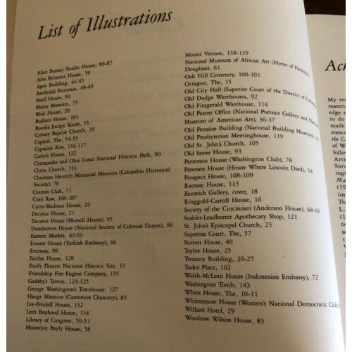 XL12/ Walking Tours of Old Washington and Alexandria by Hogarth, Paul