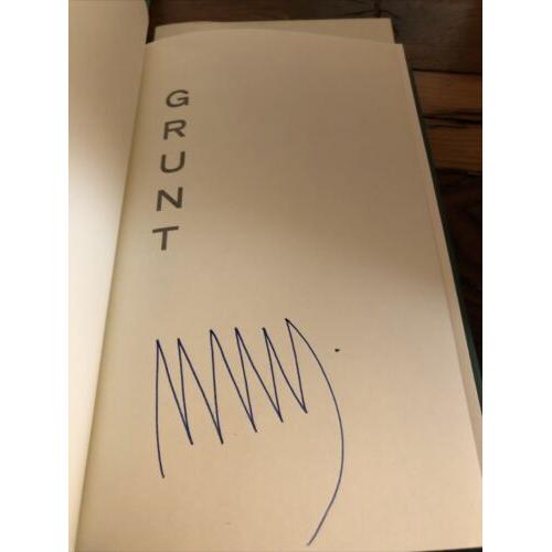 signed by author See photos - Grunt: The Curious Science of Humans at War