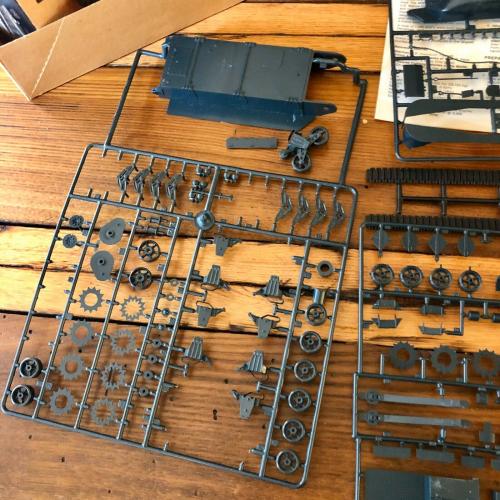 TESTORS/ITALERI 1/35 scale kit M32 RECOVERY VEHICLE # 806  1980 Tank Military
